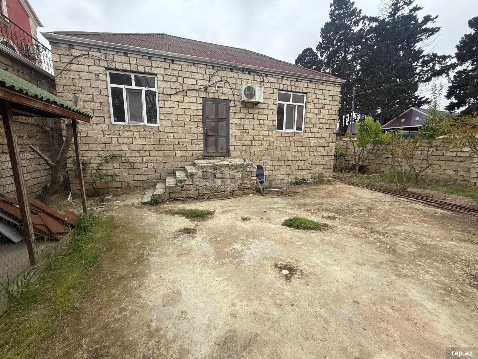 Satılır 4 otaqlı həyət evi 100 m²