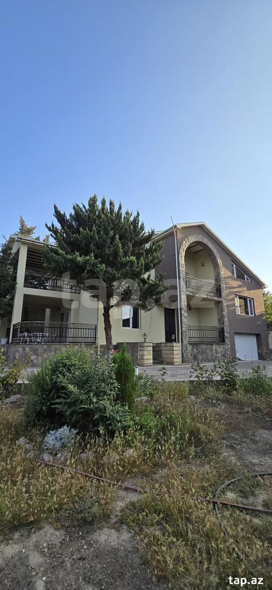 Satılır 6 otaqlı həyət evi 300 m²