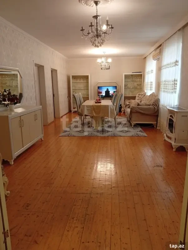 Satılır 6 otaqlı həyət evi 270 m²