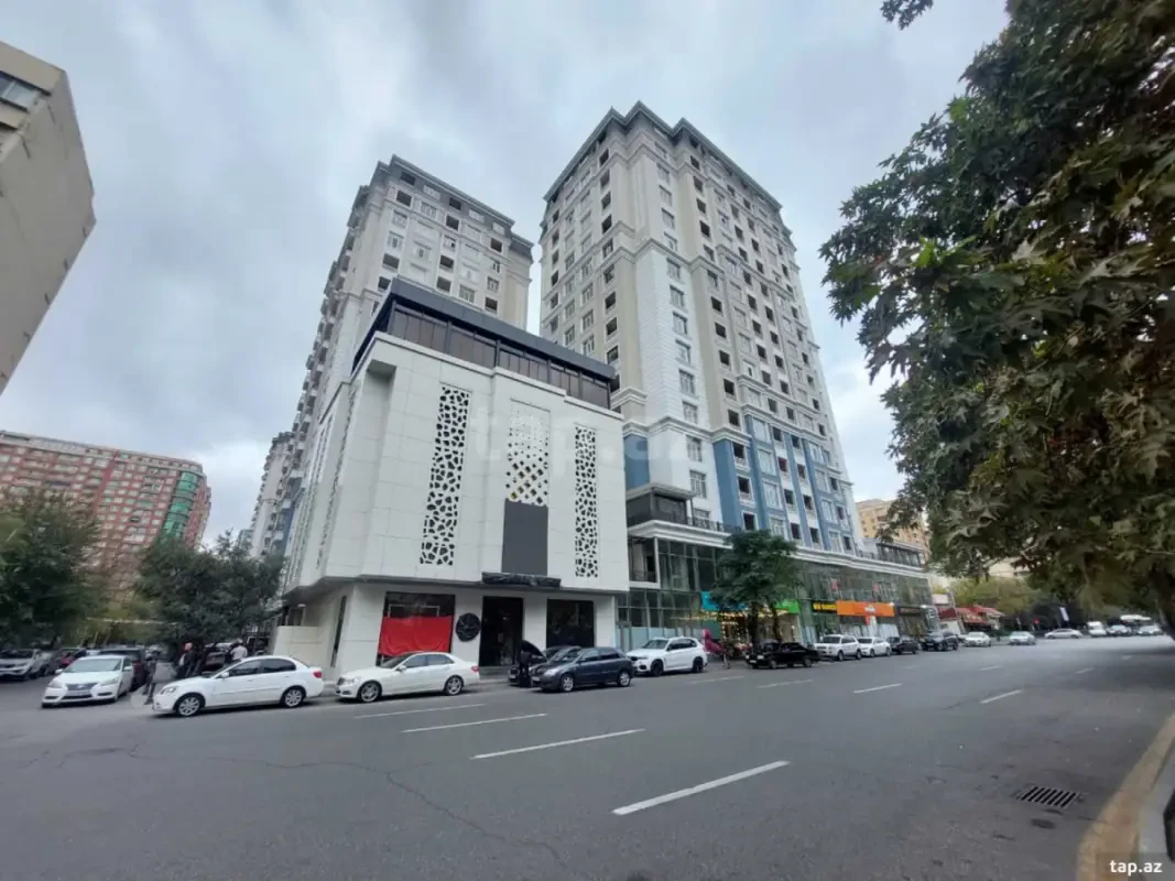 Satılır 4 otaqlı yeni tikili 272 m²