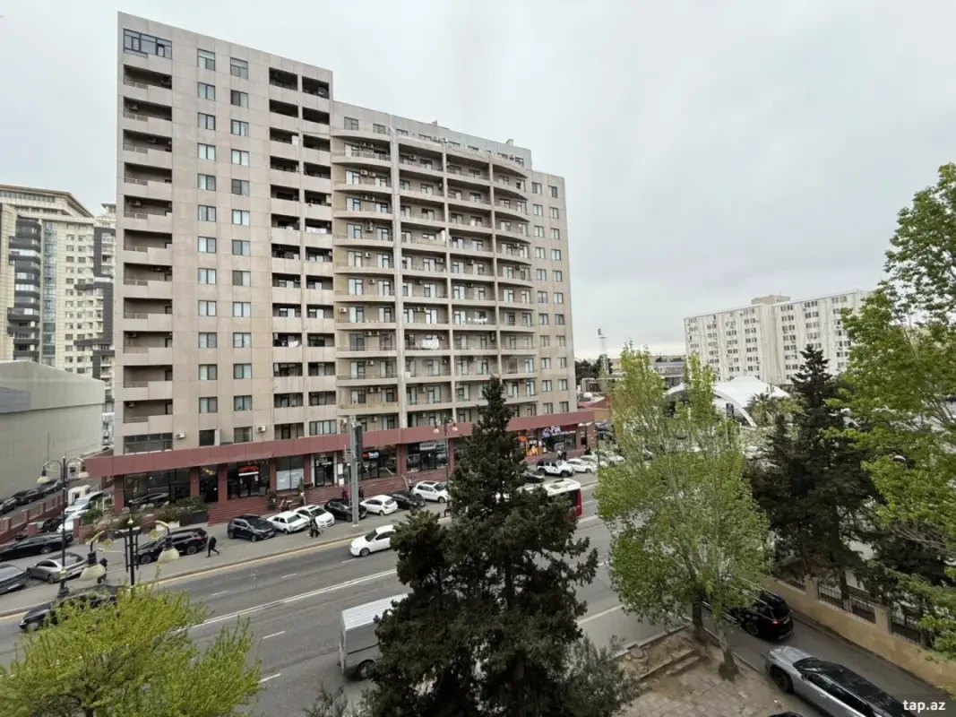 Satılır 2 otaqlı mənzil 65 m²