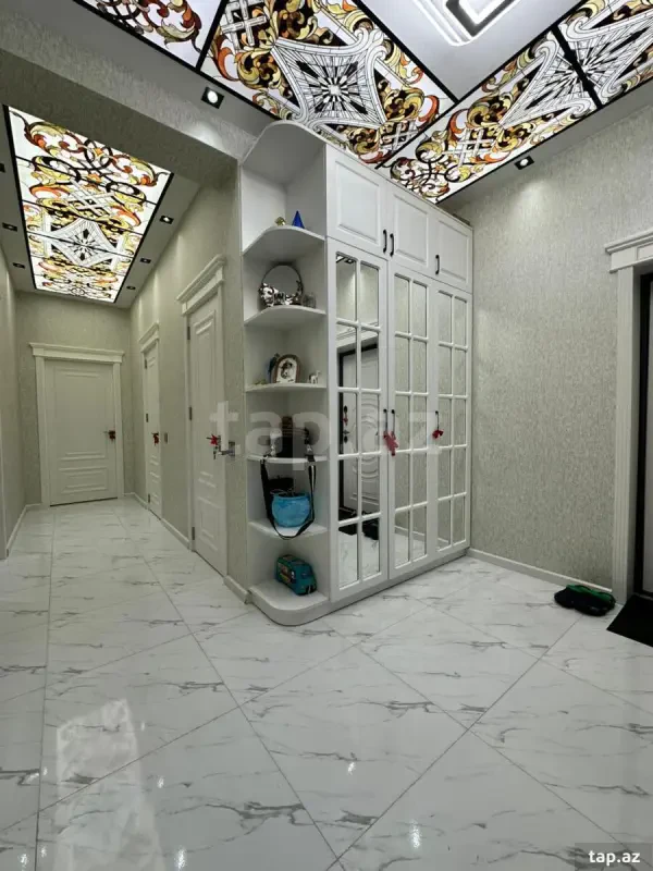 Satılır 2 otaqlı yeni tikili 100 m²