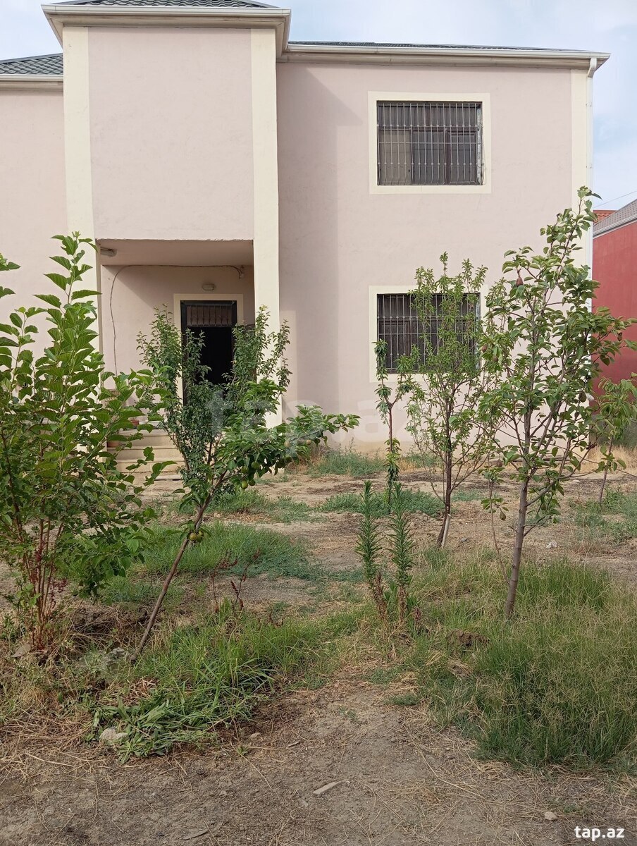 Satılır 9 otaqlı həyət evi 337 m²