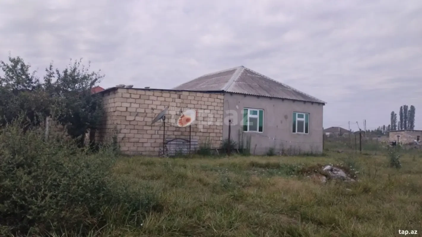 Satılır 2 otaqlı həyət evi 150 m²