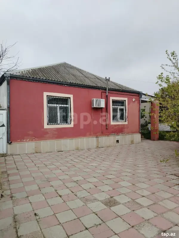 Satılır 4 otaqlı həyət evi 140 m²