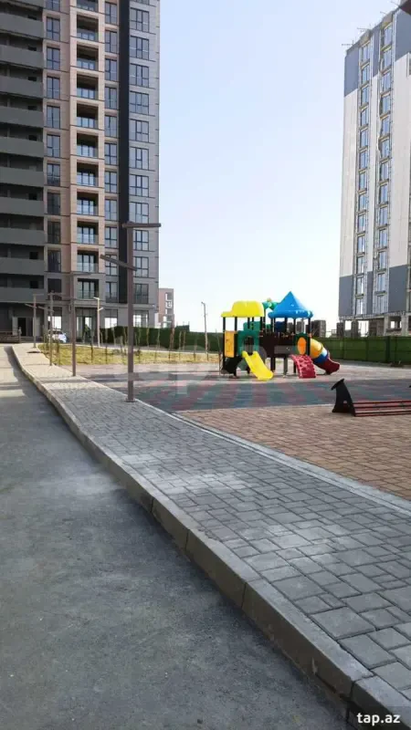 Satılır 3 otaqlı yeni tikili 80 m²