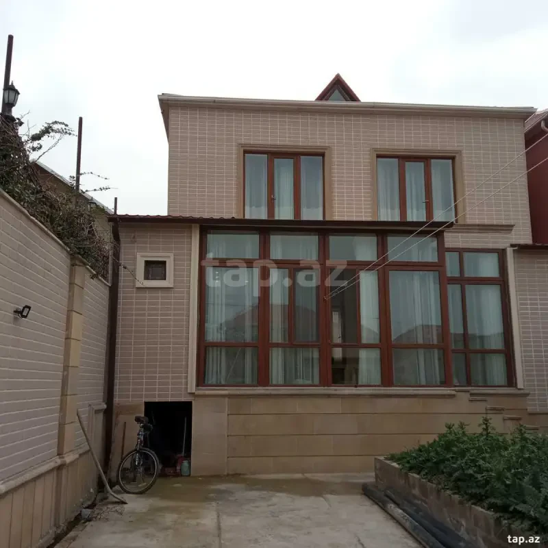 Satılır 5 otaqlı həyət evi 150 m²