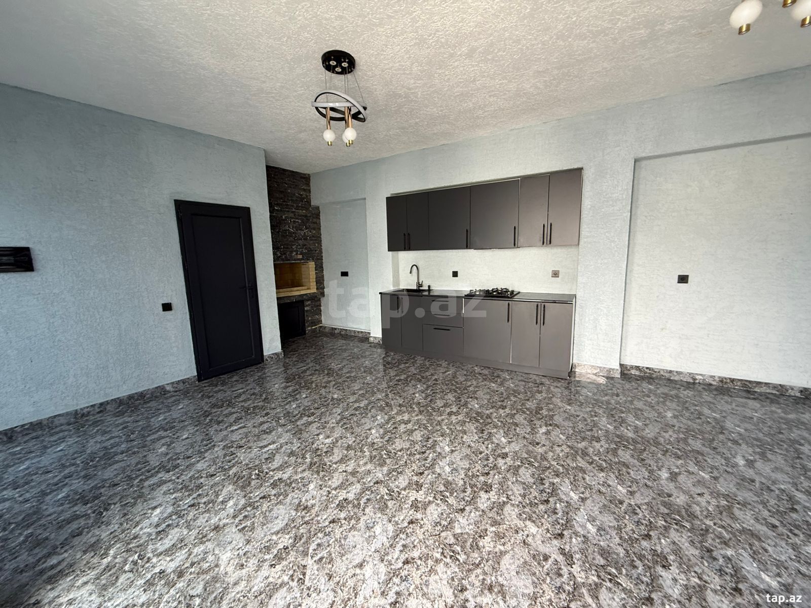Satılır 5 otaqlı həyət evi 200 m²
