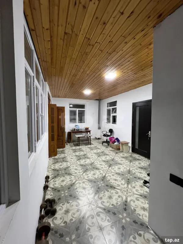 Satılır 7 otaqlı həyət evi 308 m²