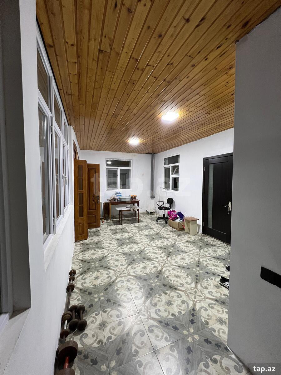 Satılır 7 otaqlı həyət evi 308 m²