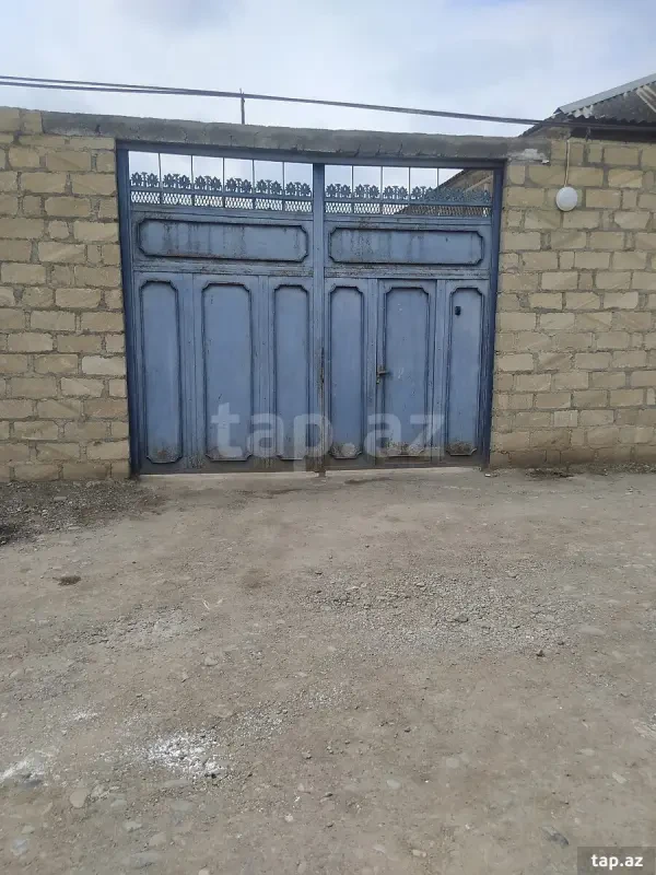 Satılır 3 otaqlı həyət evi 250 m²