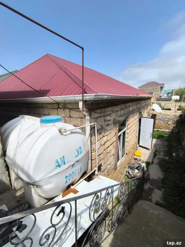 Satılır 4 otaqlı həyət evi 100 m²