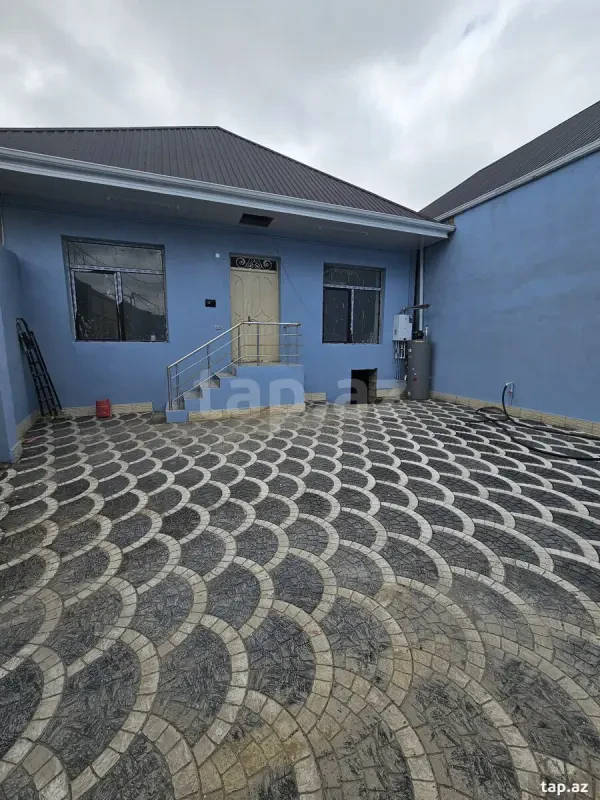 Satılır 4 otaqlı həyət evi 100 m²