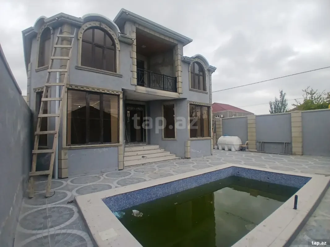 Satılır 6 otaqlı həyət evi 200 m²