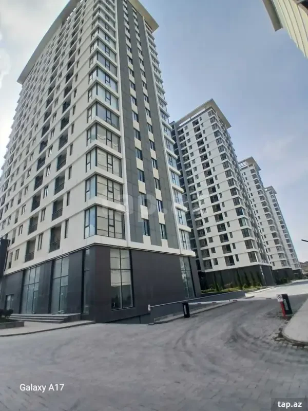 Satılır 3 otaqlı yeni tikili 80 m²