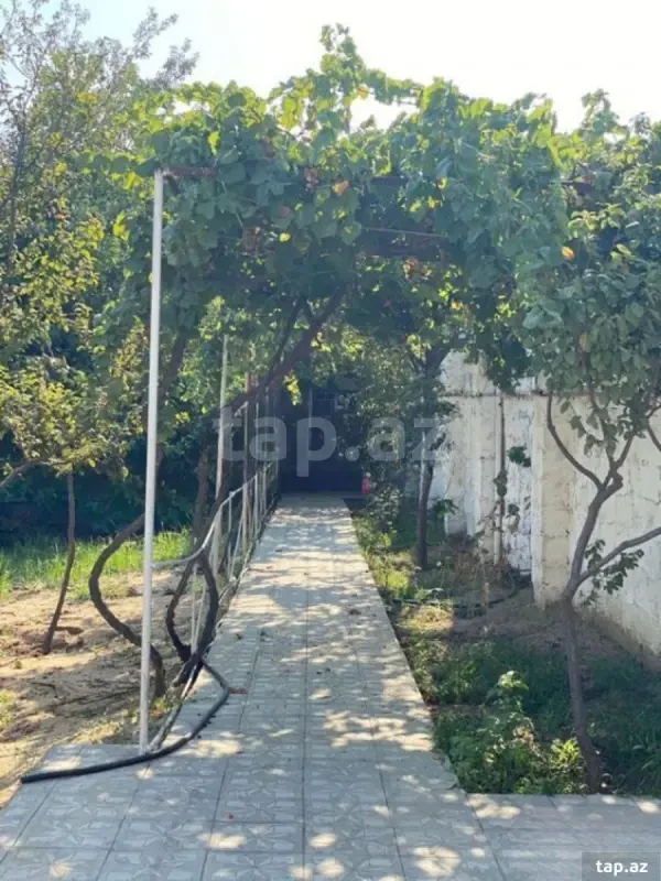 Satılır 4 otaqlı həyət evi 135 m²