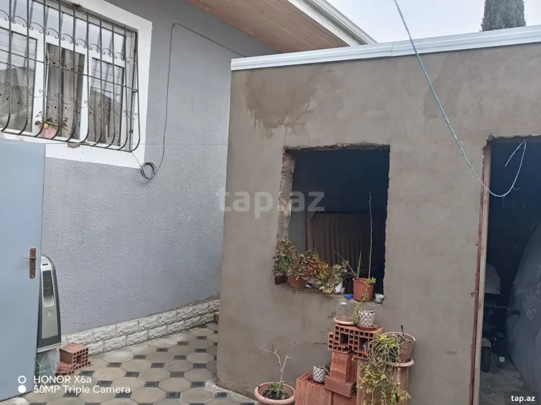 Satılır 2 otaqlı həyət evi 200 m²