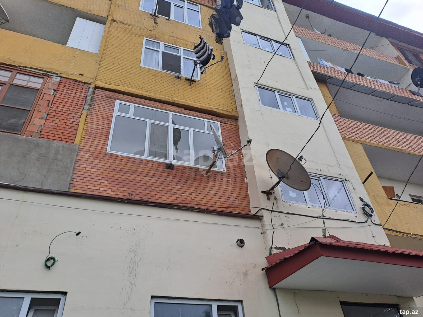 Satılır 2 otaqlı mənzil 56 m²