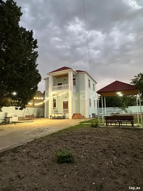 Satılır 3 otaqlı həyət evi 155 m²
