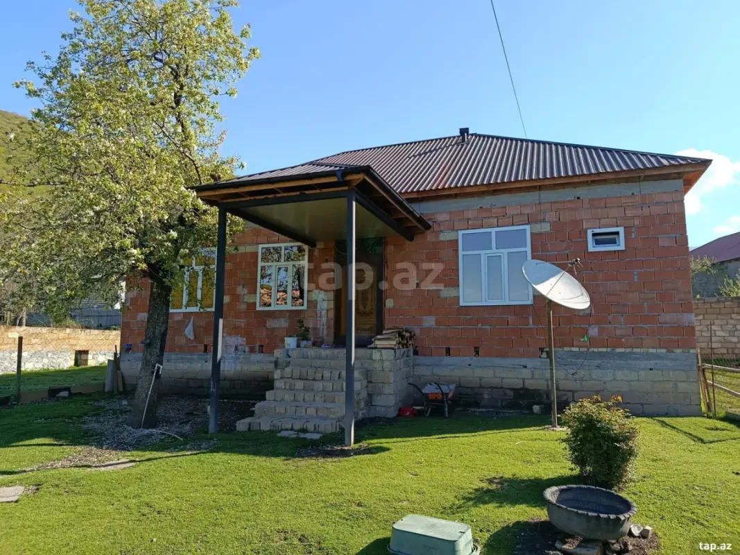 Satılır 5 otaqlı həyət evi 600 m²