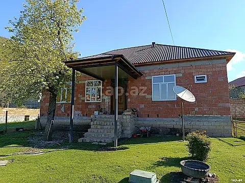Satılır 5 otaqlı həyət evi 600 m² — Oğuz 5 otaq 600.00 m²