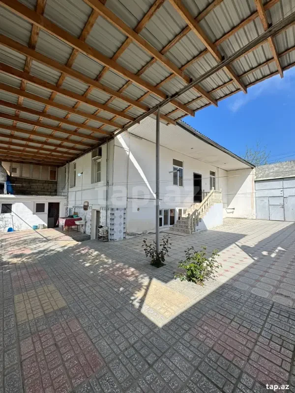 Satılır 4 otaqlı həyət evi 130 m²