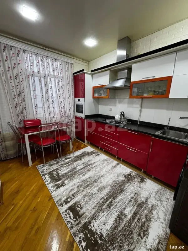 Satılır 3 otaqlı yeni tikili 120 m²