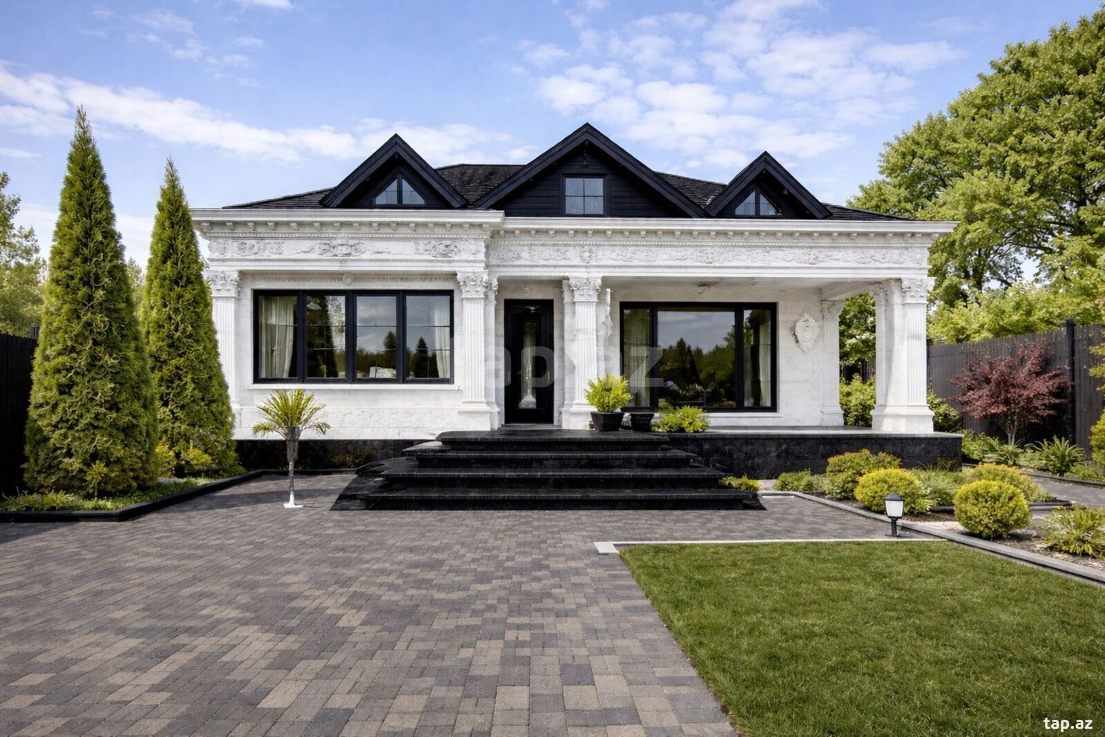 Satılır 4 otaqlı həyət evi 300 m²