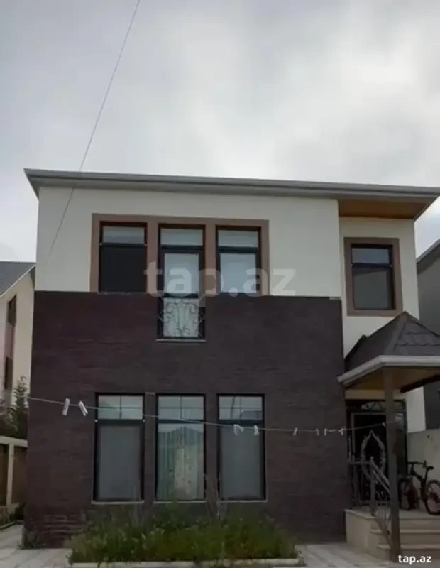Satılır 5 otaqlı həyət evi 180 m²