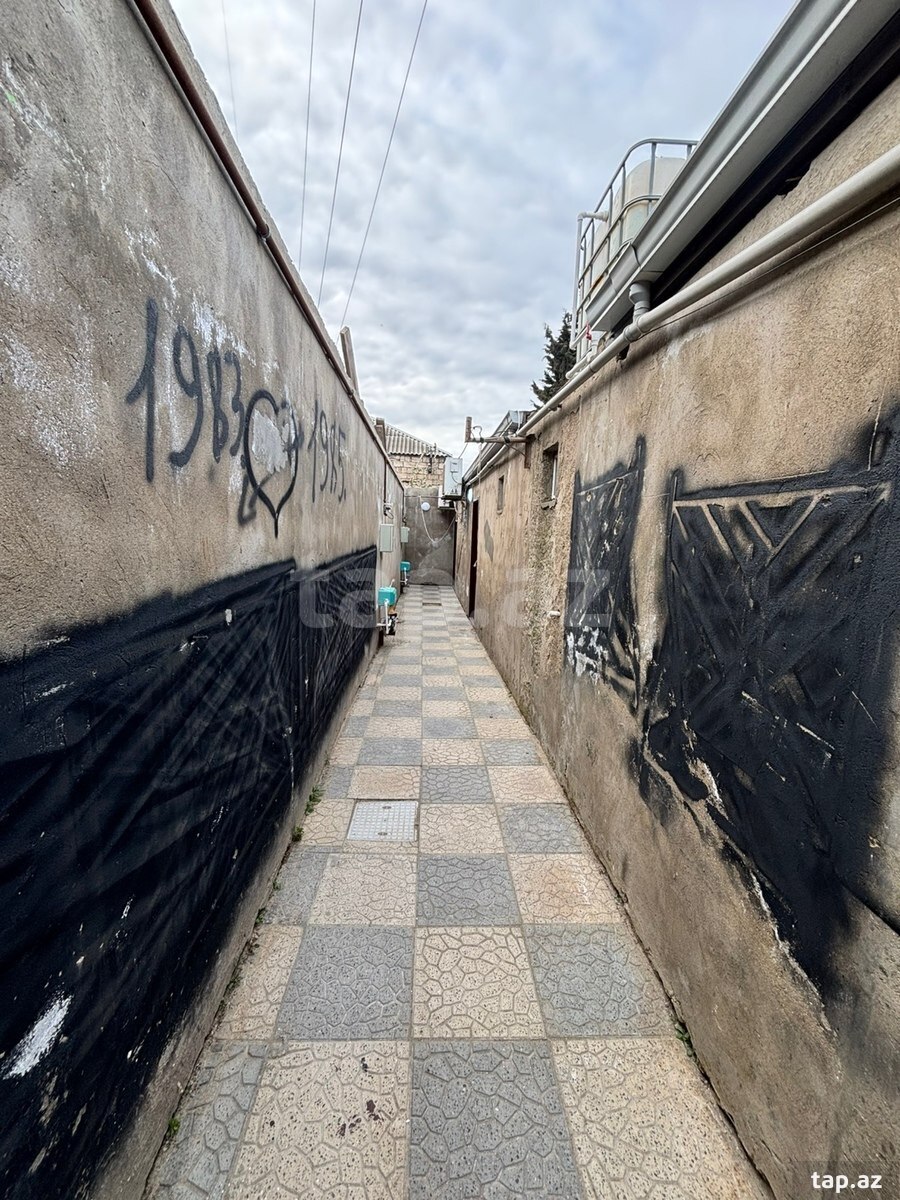 Satılır 4 otaqlı həyət evi 200 m²