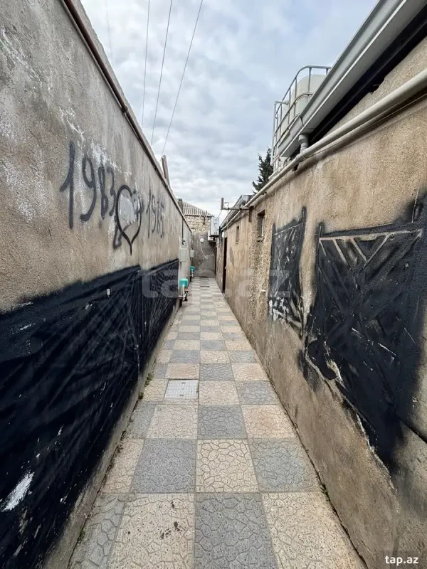 Satılır 4 otaqlı həyət evi 200 m²