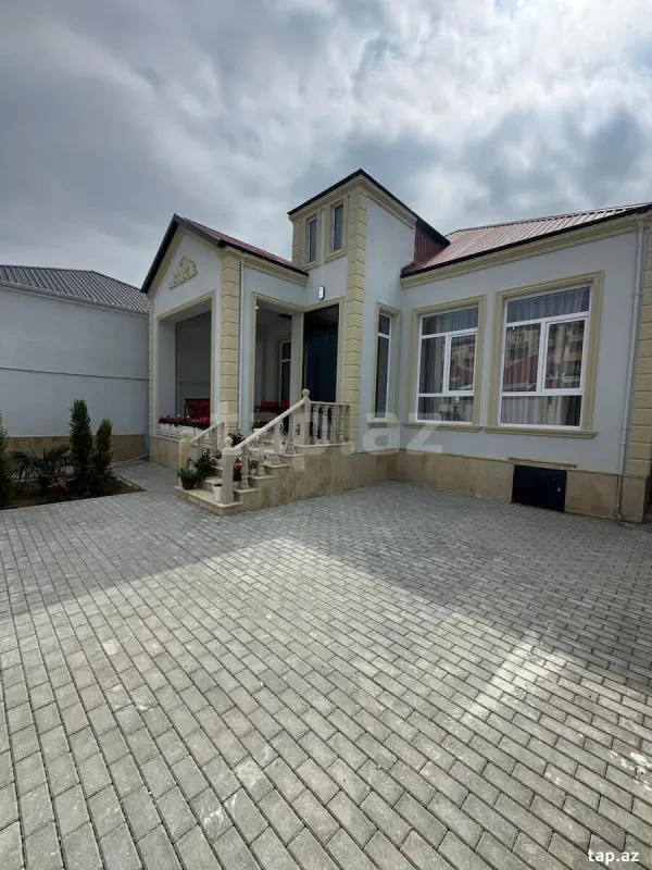 Satılır 4 otaqlı həyət evi 130 m²