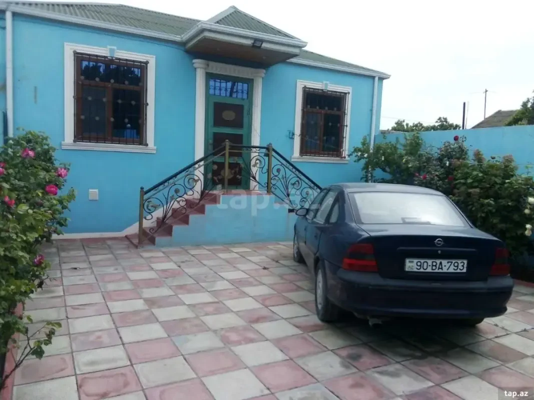 Satılır 3 otaqlı həyət evi 100 m²