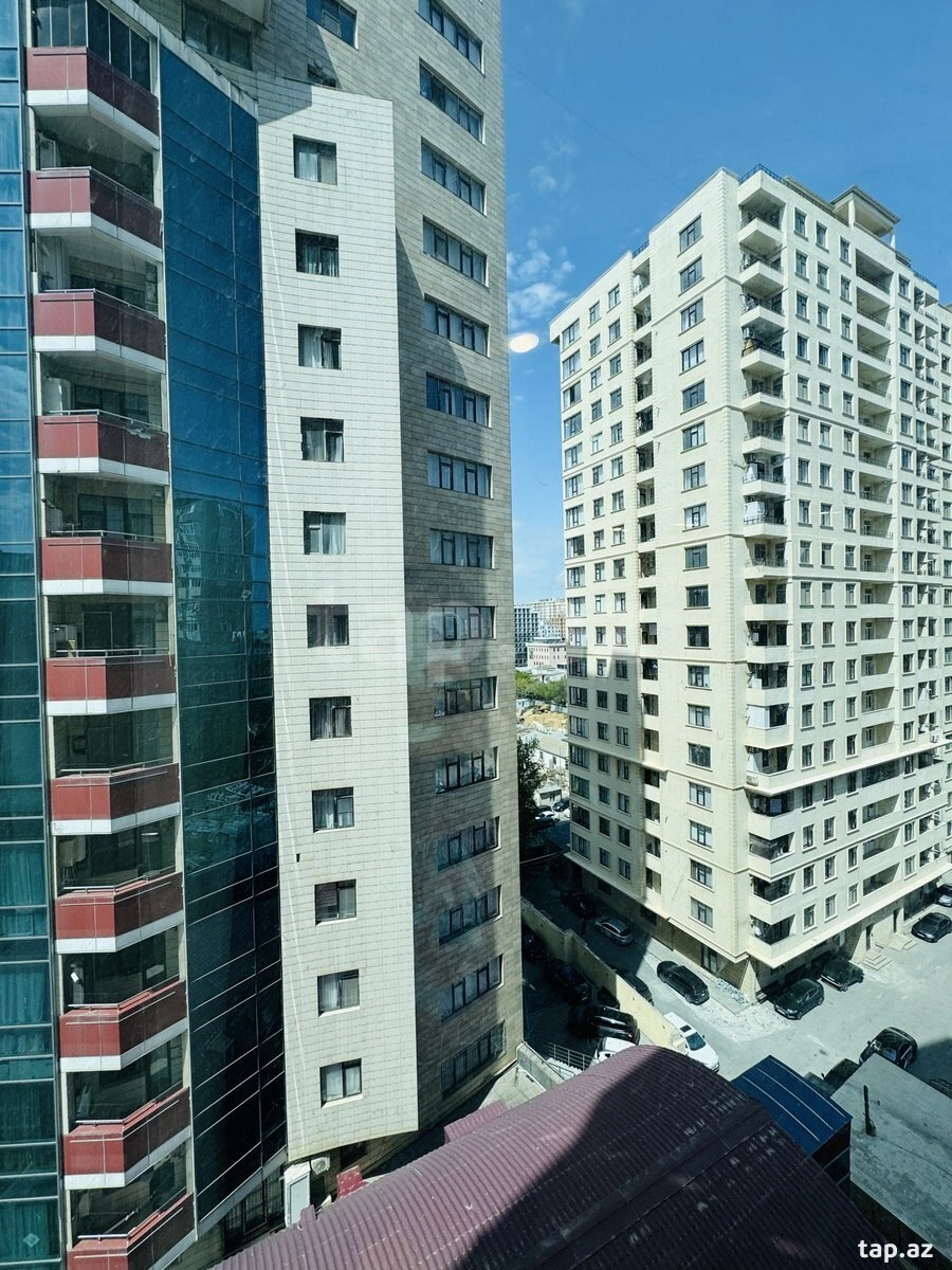 Satılır 4 otaqlı yeni tikili 170 m²