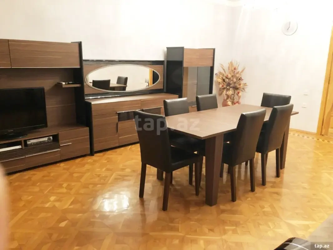 Kirayə verilir 3 otaqlı yeni tikili 140 m²
