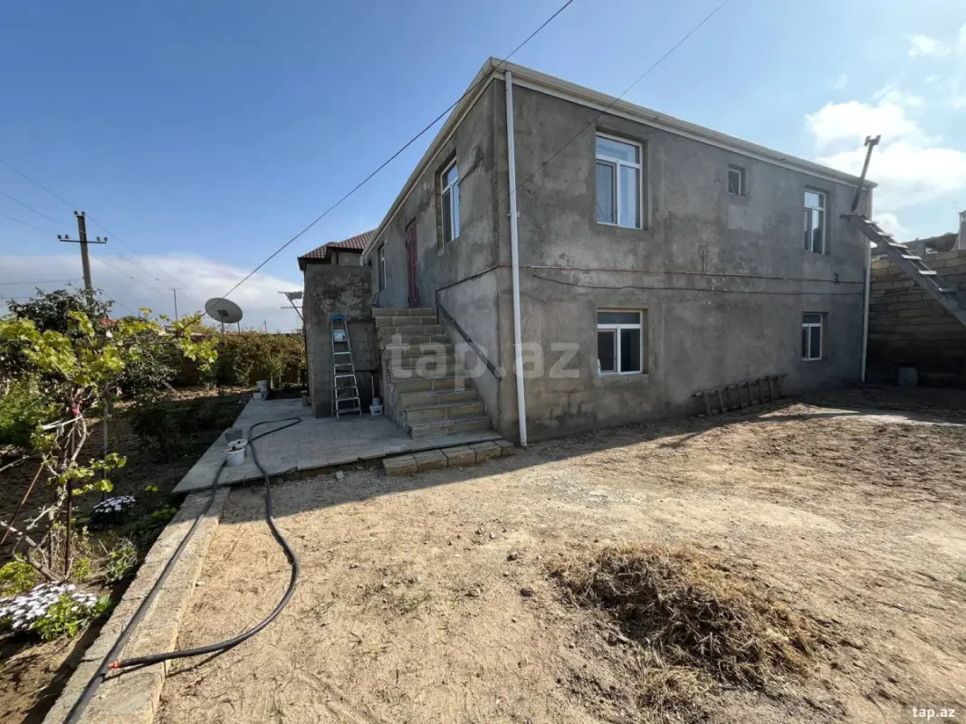 Satılır 3 otaqlı həyət evi 230 m²