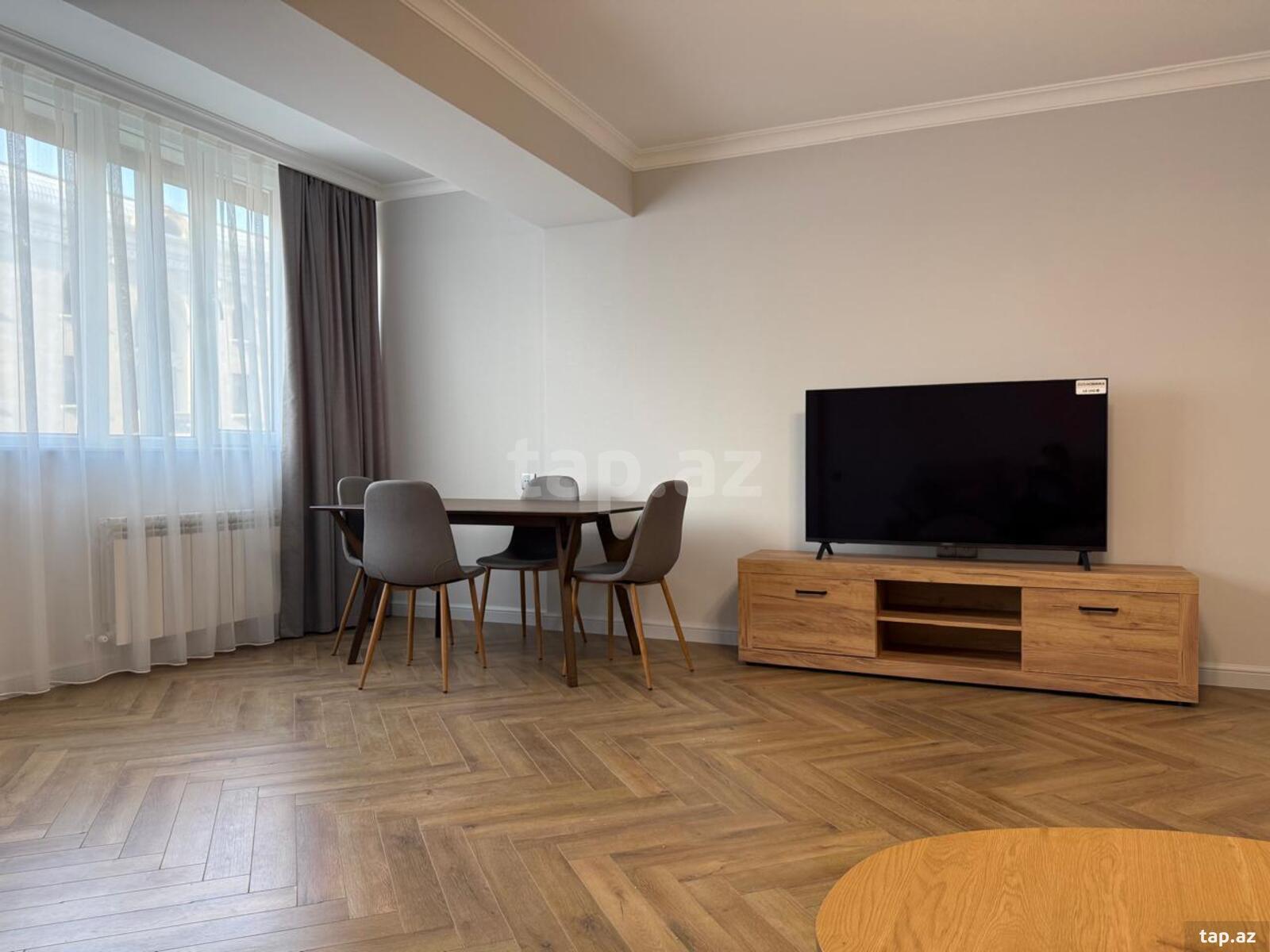 Kirayə verilir 2 otaqlı mənzil 65 m²