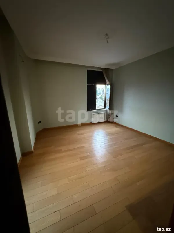 Satılır 3 otaqlı yeni tikili 150 m²