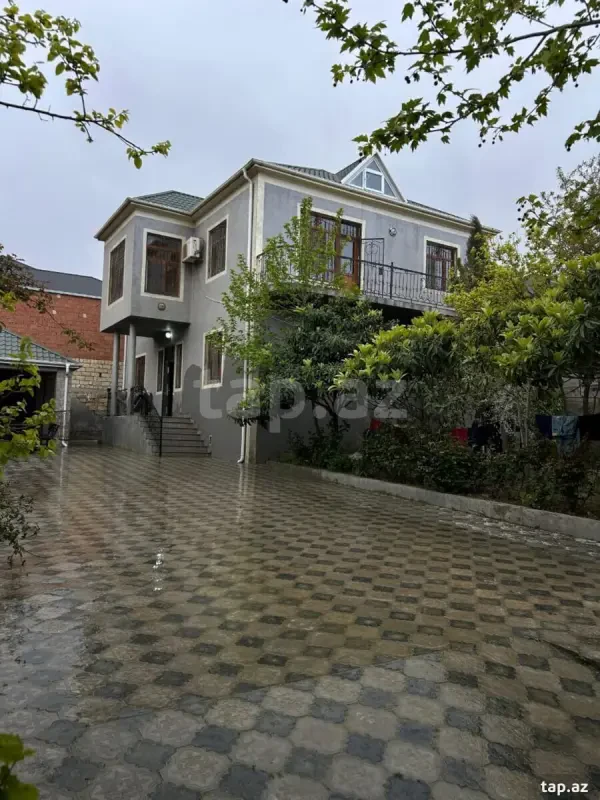 Satılır 7 otaqlı həyət evi 200 m²