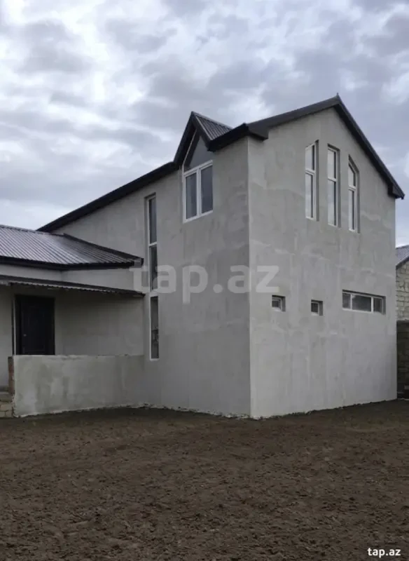 Satılır 4 otaqlı həyət evi 200 m²