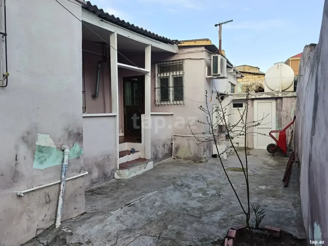 Satılır 6 otaqlı həyət evi 142 m²