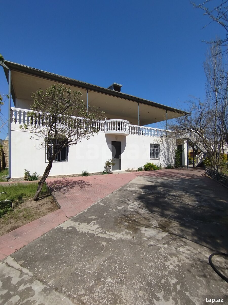 Satılır 8 otaqlı həyət evi 120 m²