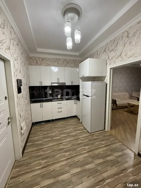 Kirayə verilir 2 otaqlı yeni tikili 70 m²