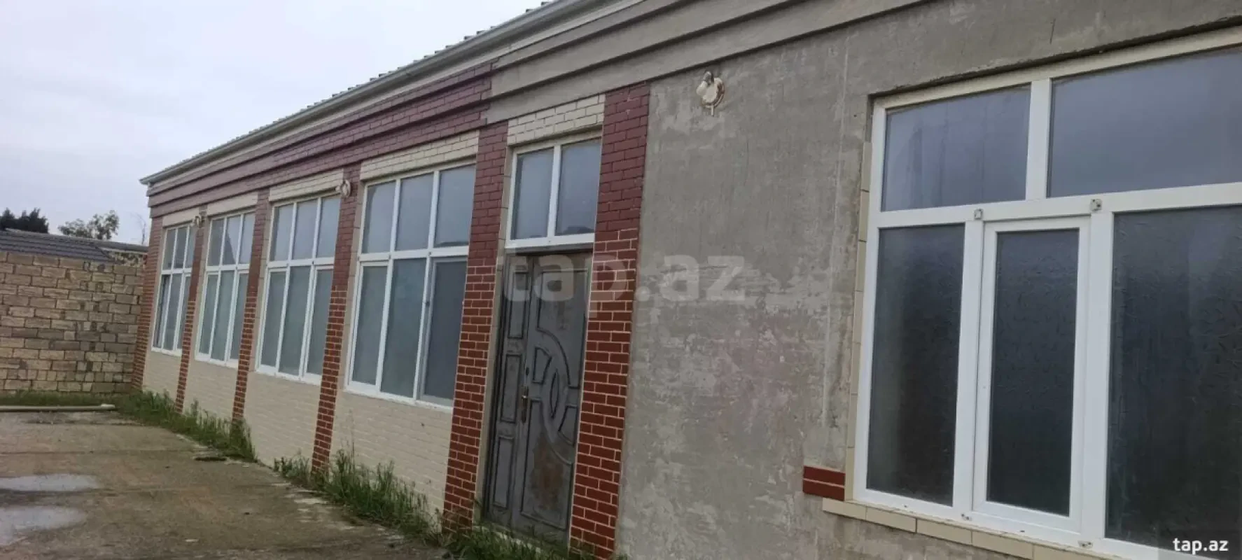 Satılır 5 otaqlı həyət evi 259 m²