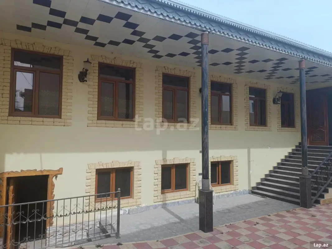 Satılır 6 otaqlı həyət evi 200 m²
