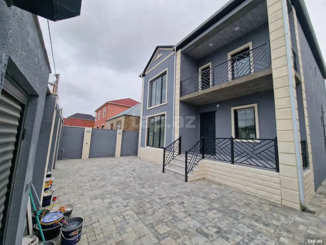 Satılır 6 otaqlı həyət evi 200 m²