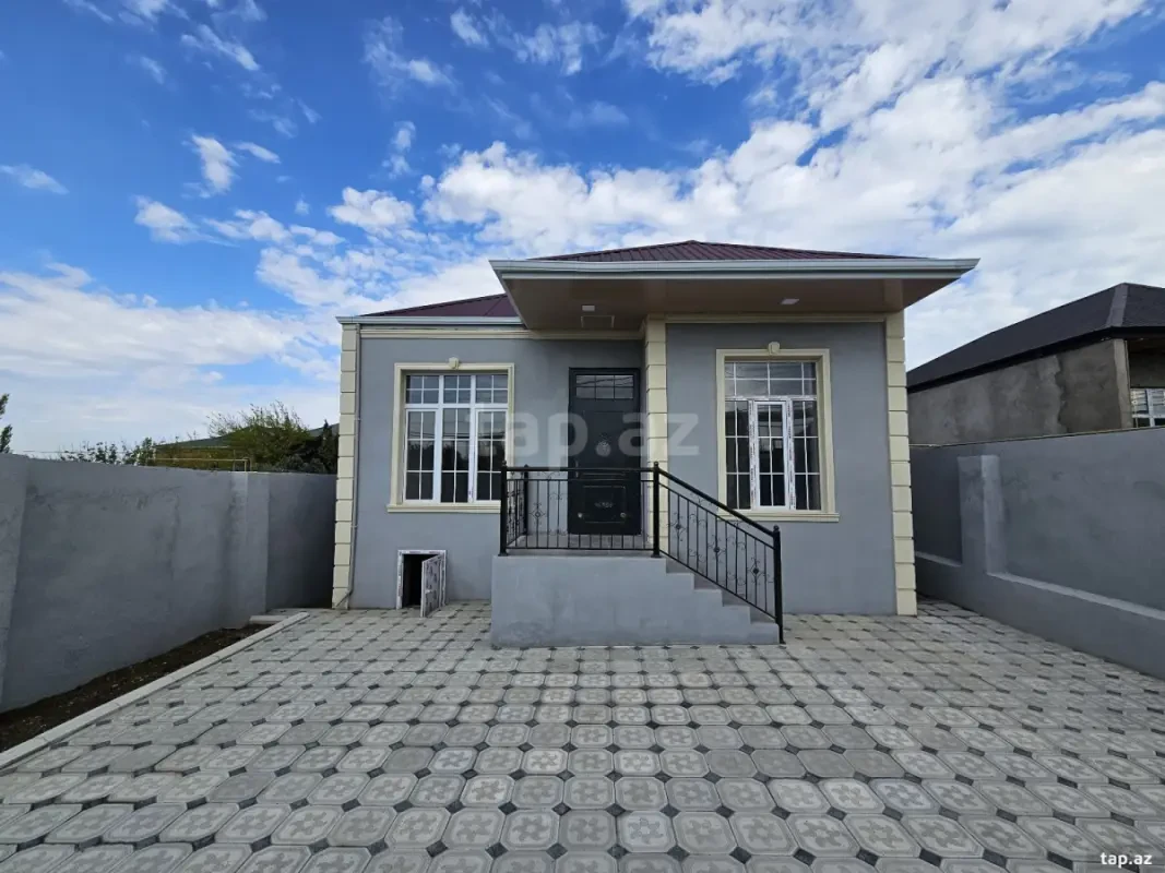 Satılır 3 otaqlı həyət evi 100 m²