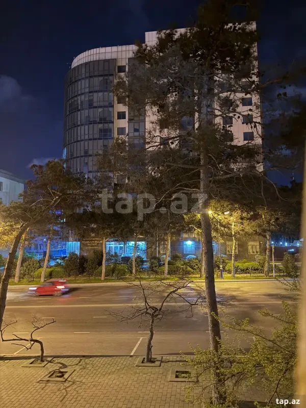 Satılır 3 otaqlı mənzil 110 m²