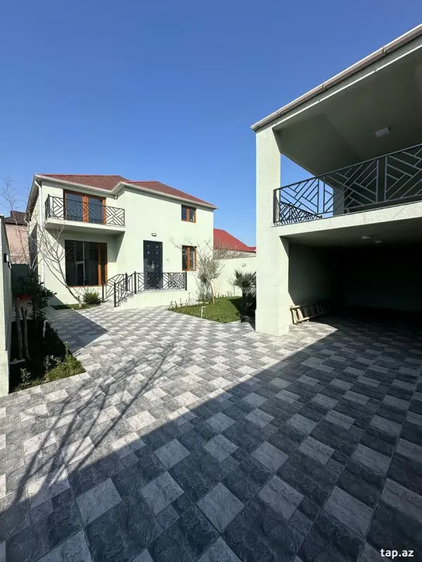 Satılır 6 otaqlı həyət evi 180 m²
