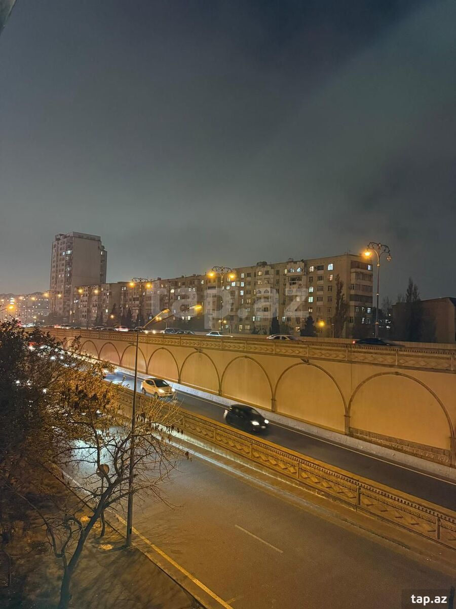 Satılır 5 otaqlı mənzil 130 m²